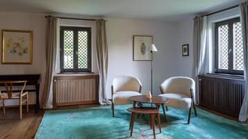 Deluxe Double Room, Garden View | Interior