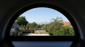 Deluxe tweepersoonskamer, uitzicht op tuin | Interieur