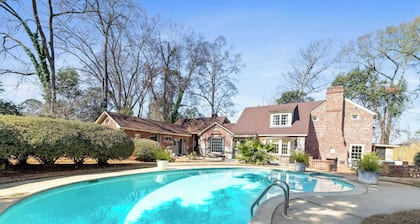 Historic 5Br•2Baths•Pool•Sauna•Games•FirePlace