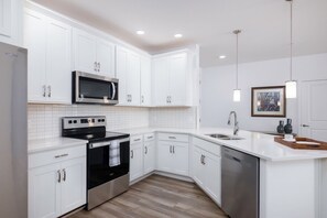 Private kitchen - Chandler Vacation Rental, 2 Bedroom Condo at The Cays with a Resort Pool & Spa (Chandler)