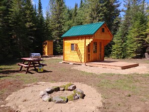 Property grounds - Cozy Cabin #2 (Maynooth)