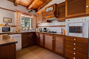 Apartment | Private kitchen - Peaceful Algarve Couple Escape With Pool (Portimão)