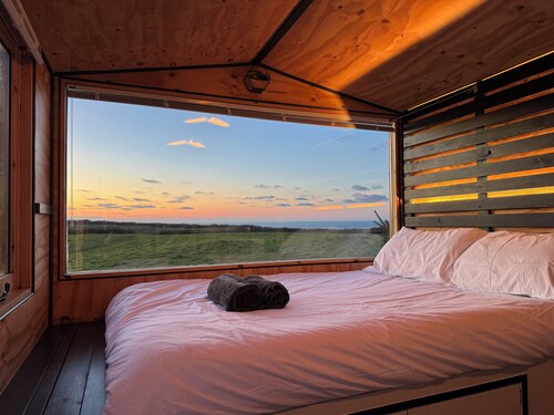 sea view, outdoor bath, off grid cabin
