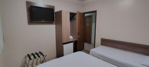 書桌、筆電工作空間、免費無線上網