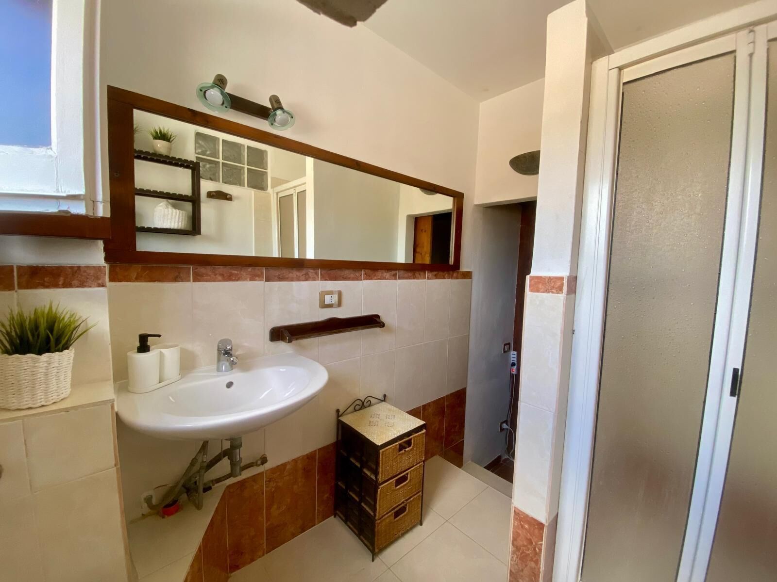 Dusche, Haartrockner, Bidet, Handtücher