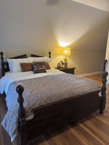 The Regal Roost Equestrian Escape- horse accommodations available