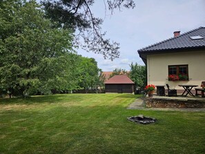 Outdoor dining - Perfect Getaway in Every Season – Gierczyn Mountain Cabin (Gierczyn)