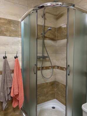 Shower, hair dryer, soap - Perfect Getaway in Every Season – Gierczyn Mountain Cabin (Gierczyn)