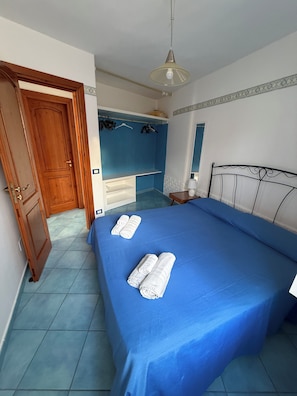 Iron/ironing board, free WiFi, bed sheets - Holiday home just 5 minutes from the sea. All the comforts, ideal for families. (Forio)