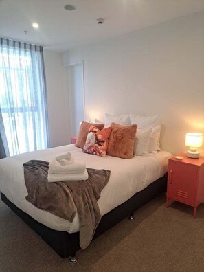 Iron/ironing board, bed sheets - Opposite Stadium 2BR CBD with Parking - Stadium Central 206 (Christchurch)