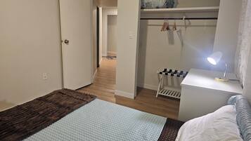 2 chambres, bureau, fer et planche à repasser, Wi-Fi gratuit