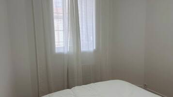 WiFi, bed sheets
