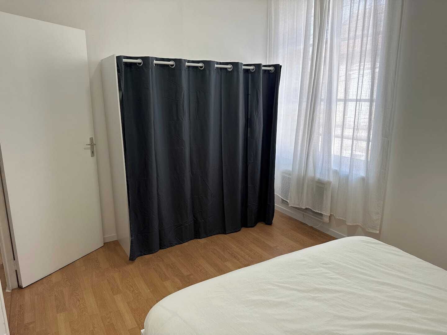 WiFi, bed sheets
