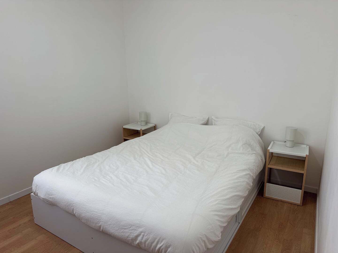 WiFi, bed sheets