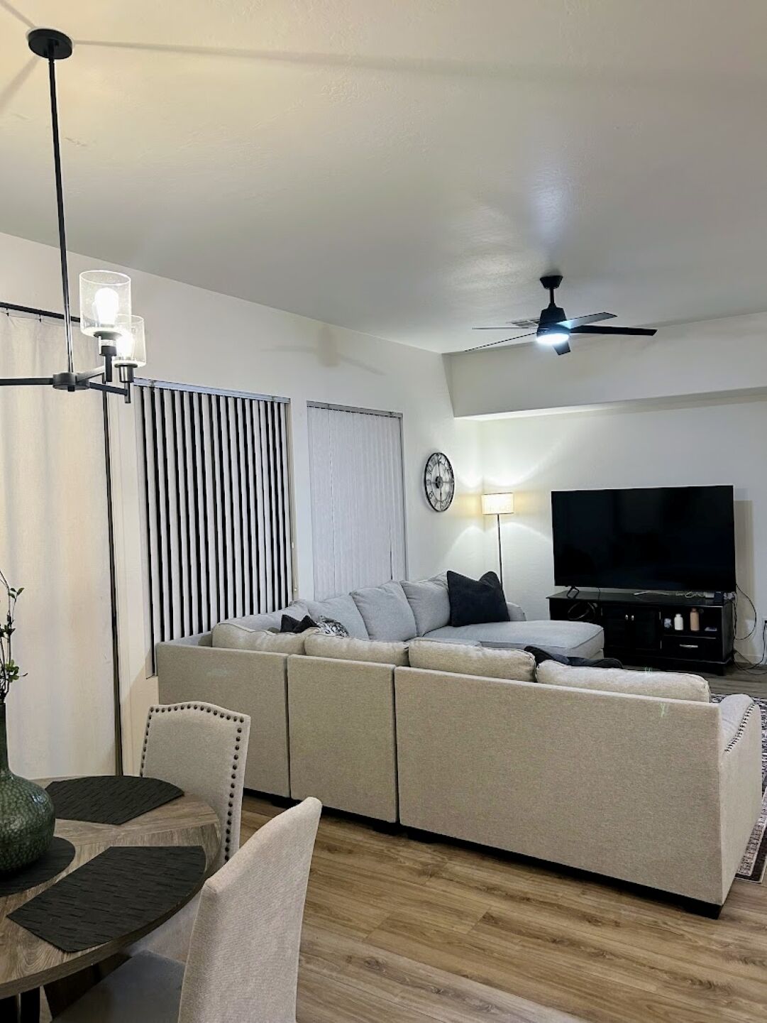 3-bedroom Charming Chandler Haven Near Hospitals, Shopping, Freeways - チャンドラー, AZ