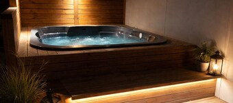 Spacious 4-bedroom house in peaceful Garðabær with hot tub
