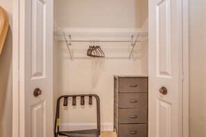 Interior - The Haven - 4-bedroom house with AC in friendly Mauldin, SC (Mauldin)