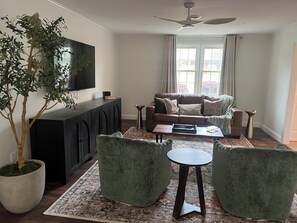 Living area - The Haven - 4-bedroom house with AC in friendly Mauldin, SC (Mauldin)