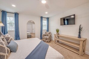 4 habitaciones, escritorio, tabla de planchar con plancha y wifi gratis 