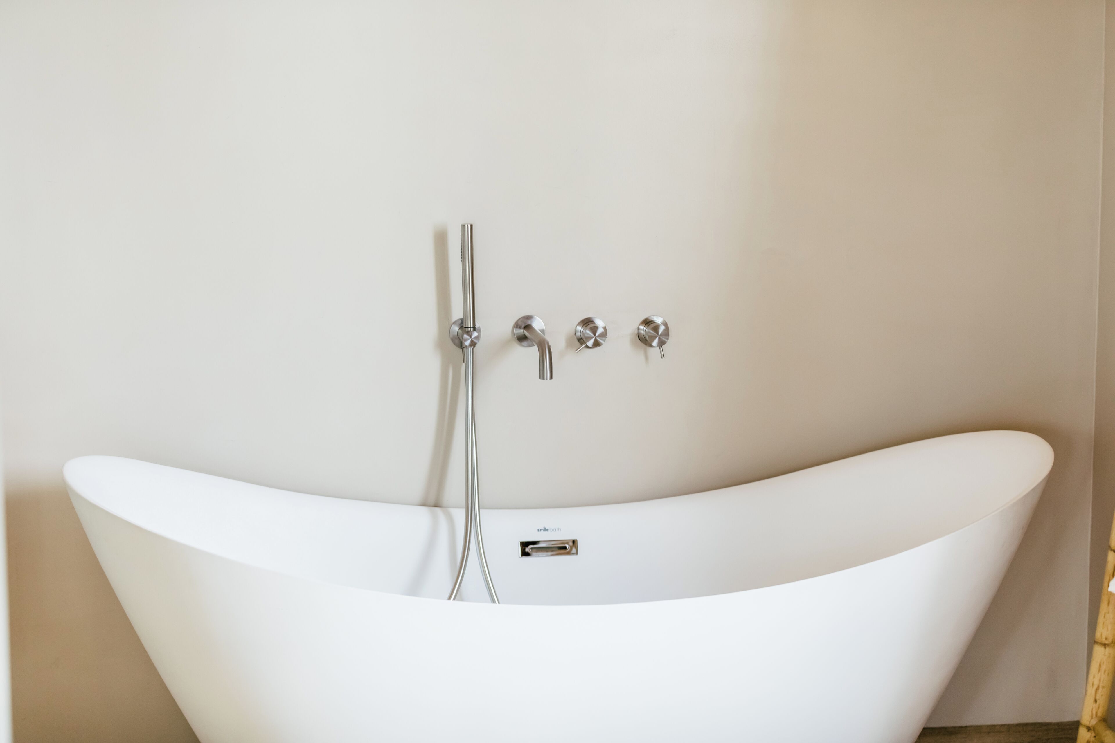 Deluxe Suite | Deep soaking bathtub