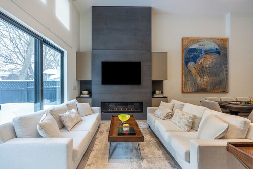 Spacious Newly Built home in the heart of Toronto