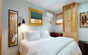 Desk, WiFi, bed sheets - Mount Desert Island View (Trenton)