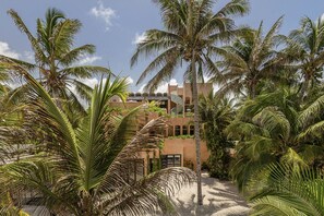 Property grounds - Villa in the heart of Tulum’s Hotel Zone (Tulum)