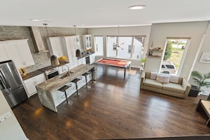 Interior - Modern Rooftop Oasis, Gym, EV Charger with Skyline Views in Uptown Charlotte (Charlotte)