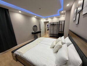 Iron/ironing board, WiFi, bed sheets - Rheinperle Wesel Central 90m².with 2 bedrooms.4 beds and large sofa bed (Wesel)