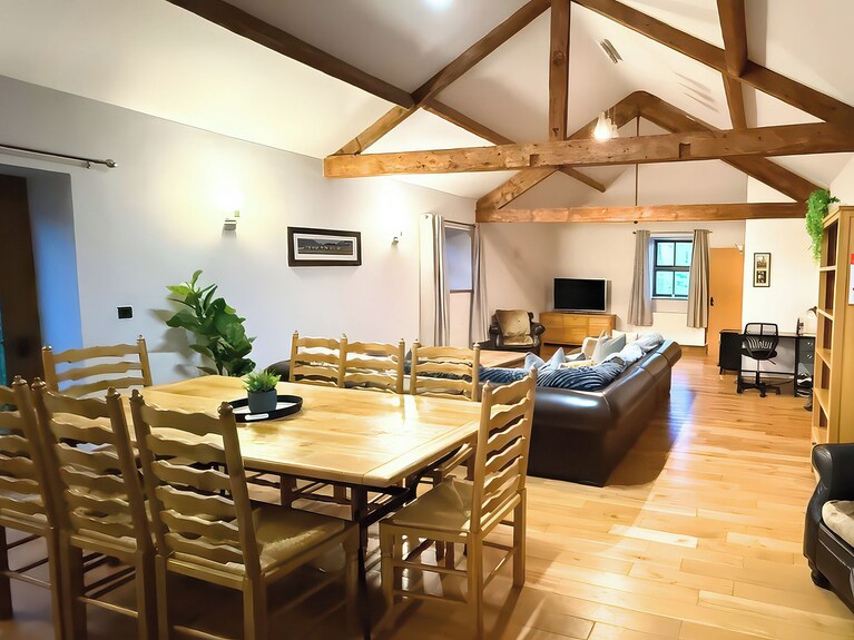 Old Corner Barn, Pet Friendly, With A Garden In Penrith - Pooley Bridge