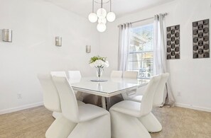 Dining - Luxurious 5 bed Solterra Oasis close to Disney World (Davenport)