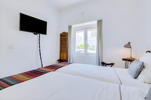 House - Elegant Garden Villa Near Ria Formosa (Olhao)