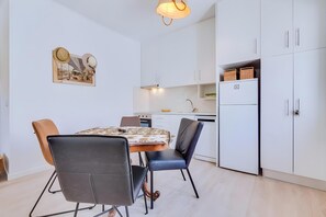 House | Dining - Elegant Garden Villa Near Ria Formosa (Olhao)