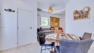 House | Dining