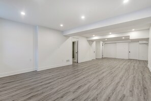 Interior - Modern, Spacious Basement Apartment - Legacy Neighbourhood - 2 Minutes from 407! (Markham)