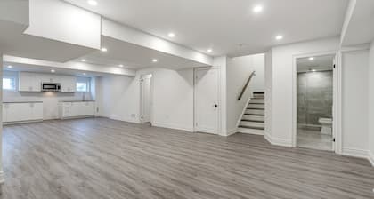 Modern, Spacious Basement Apartment - Legacy Neighbourhood - 2 Minutes from 407!