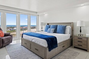 3 bedrooms, desk, WiFi, bed sheets