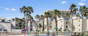Pool - The Signature Tower Stay - Modern & Exclusive (South Padre Island)