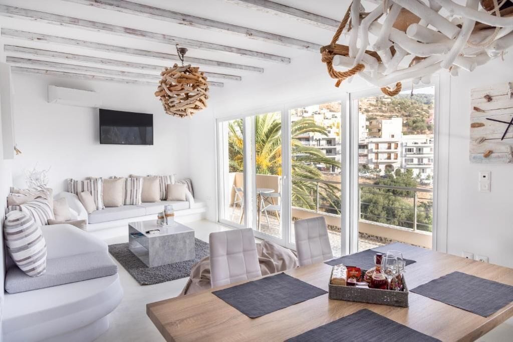 Familienapartment, Balkon, eingeschränkter Meerblick | Innenbereich