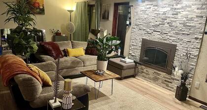 Delightful 2-bedroom condo close to airport in Anchorage