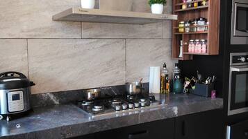 Fridge, microwave, oven, coffee/tea maker