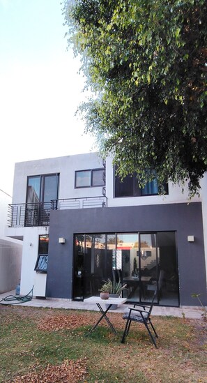 Exterior - Nice, cozy and modern house, good location, exclusive subdivision. (Heroica Puebla de Zaragoza)