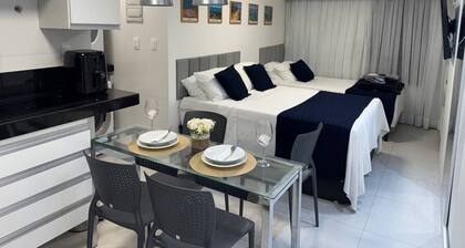 Flat com piscina a 50m da praia