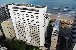 Apartment | Exterior - Flat com piscina a 50m da praia (Recife)