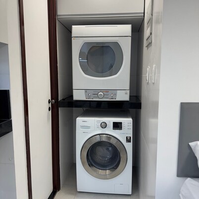 Flat com piscina a 50m da praia