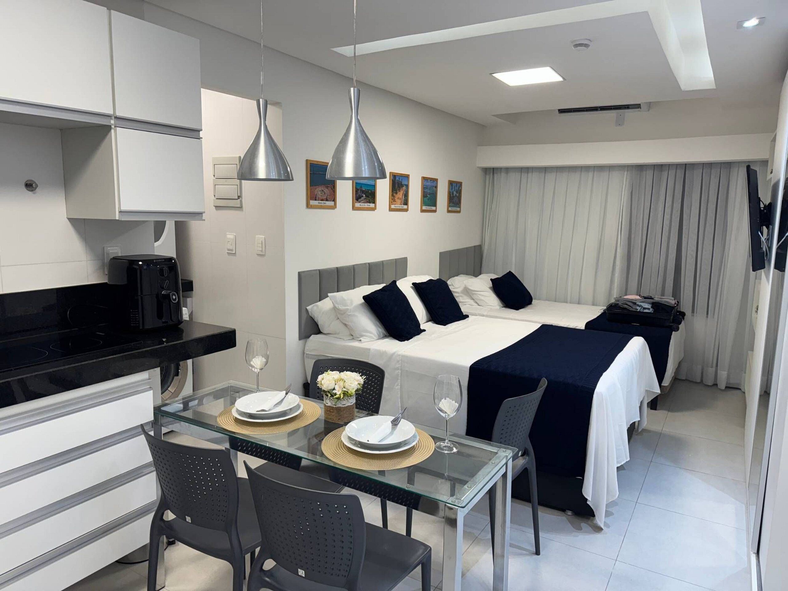 Apartamento | Cortinas blackout, ferros/tábuas de passar roupa, Wi-Fi de cortesia