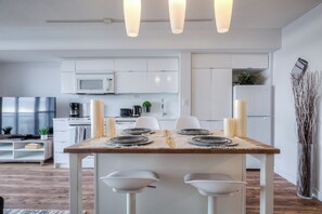 Suite Elite, balcón, vista al lago | Cocina privada
