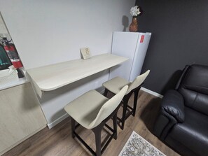 Dining - Stylish New 2BR Suite | Private Entry | Quiet, Near Shops & Transit (Winnipeg)