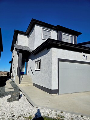 Exterior - Stylish New 2BR Suite | Private Entry | Quiet, Near Shops & Transit (Winnipeg)