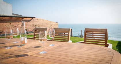 Cornica - Pet Friendly Coastal House with Hot Tub and Sea Views